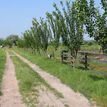 Gyulavezér Lovasbirodalma Vendégháza 3*
