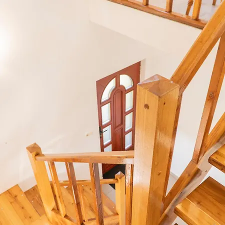 Penzion Gyulavezer Lovasbirodalma Vendeghaza Gyulakeszi