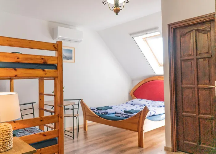 Gyulavezer Lovasbirodalma Vendeghaza 3*